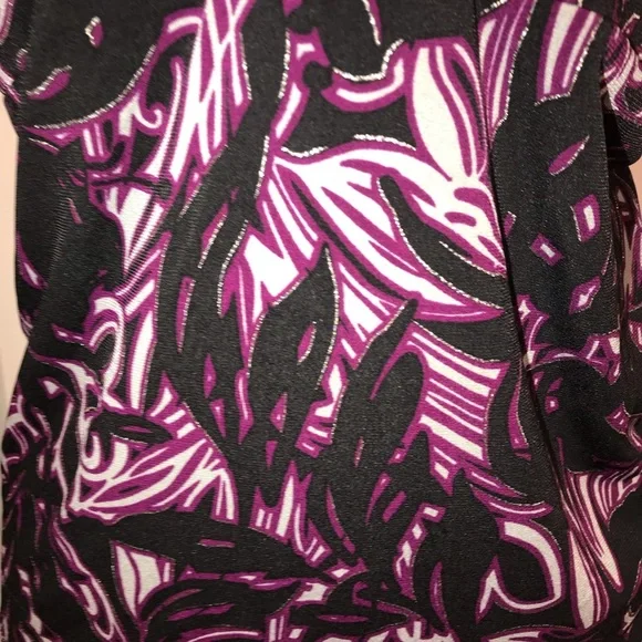 Chico’s Stretchy Purple Print Top, Size M - Picture 5 of 8
